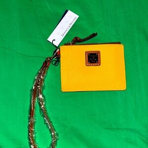 NWT Authentic Dooney & Bourke Pebble Grain Top Zip Card Case Wristlet